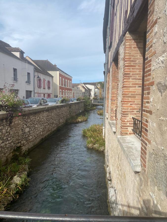 Le Marais Vous - Duplex En Centre-Ville. Provins Exteriér fotografie